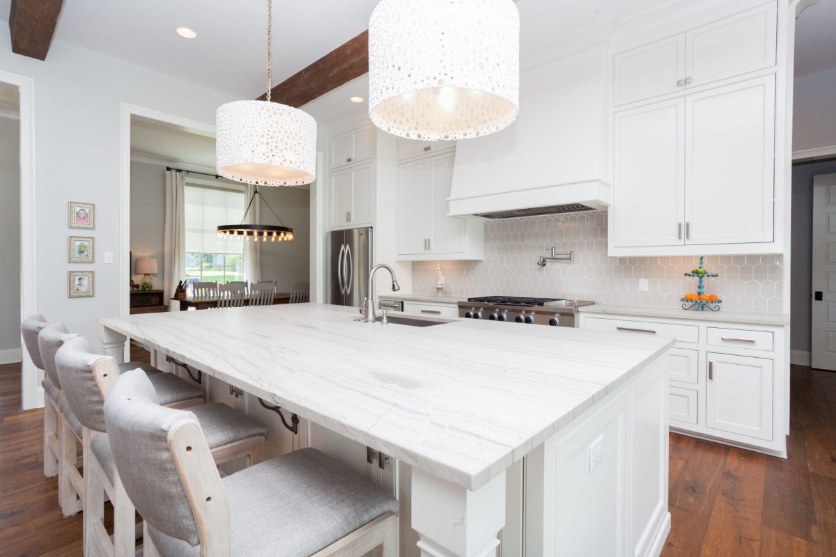 The difference between materials: solid surface vs quartz