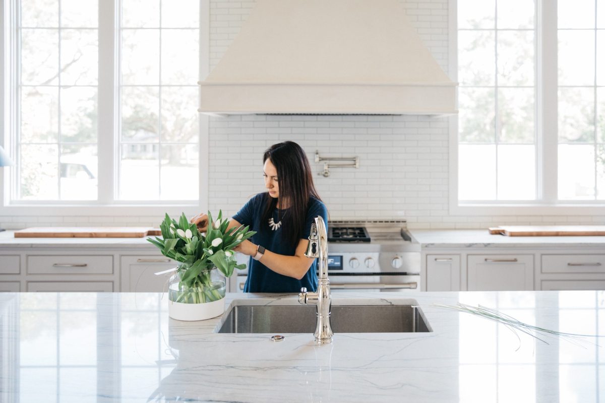 The difference between materials: solid surface vs quartz